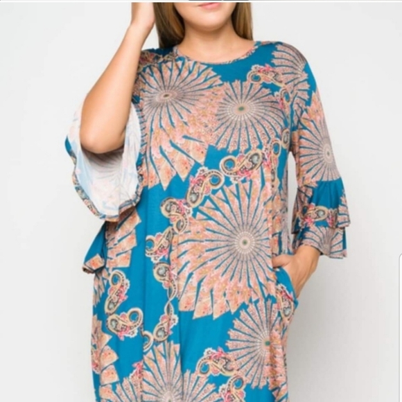 Plus tunic with double ruffled sleeves - Picture 6 of 6